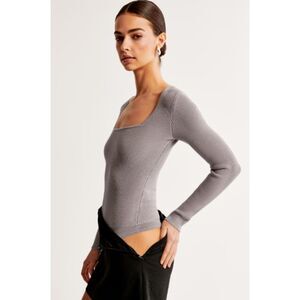 NWT Women's Abercrombie & Fitch Long Sleeve Square Neck Bodysuit, Grey - Size M